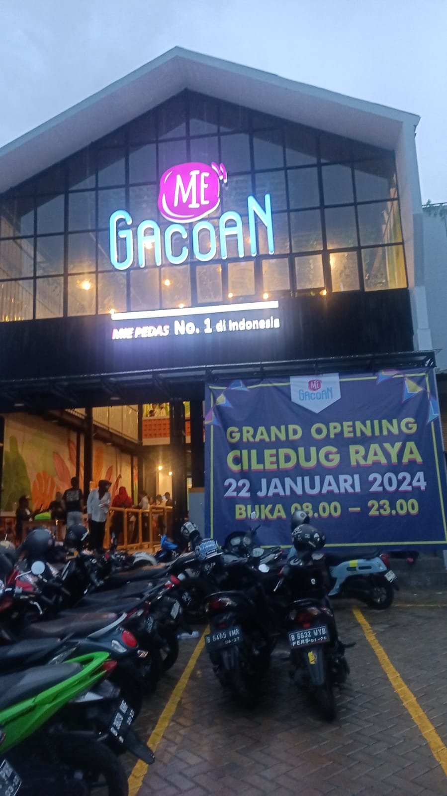 Mie Gacoan Ciledug Resmi Dibuka, Berikan Peluang Kerja Kepada Warga Lokal