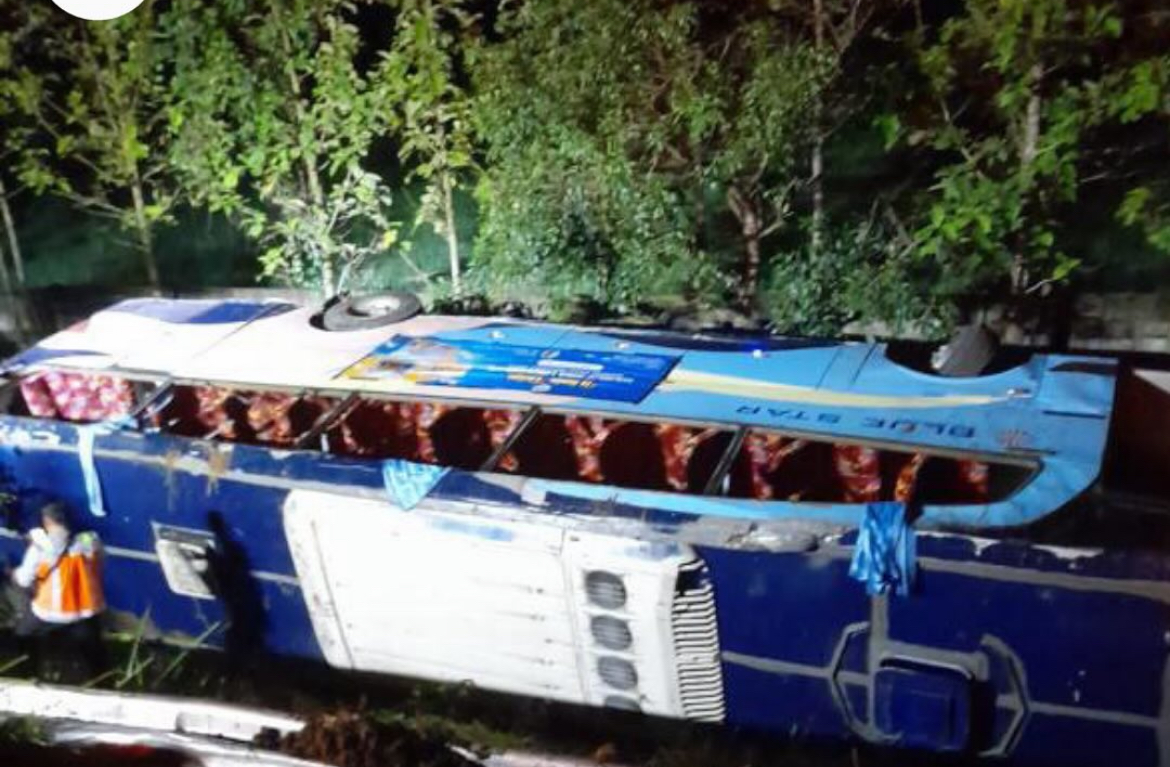 BREAKING NEWS: Rombongan Bus Peziarah asal Tangerang selatan Mengalami kecelakaan di tol cipali