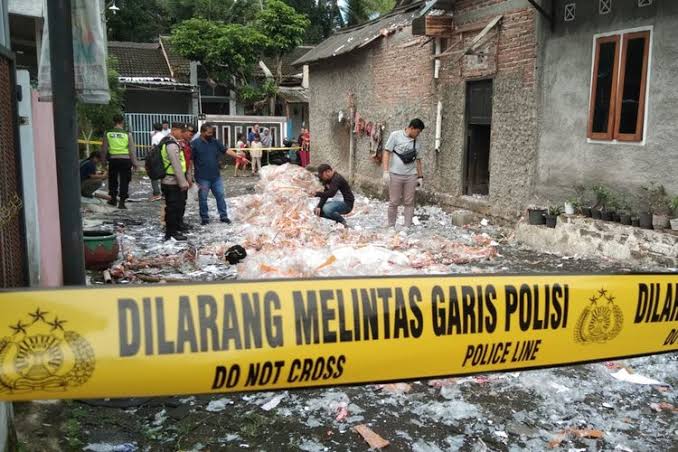 Balon Udara Berisi Petasan Meledak di Magelang, 6 Rumah dan 1 Unit Mobil Rusak