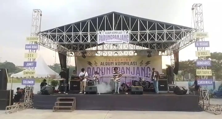 Dahsyat! Pengunjung Membludak Lebih Dari 1000 Orang Acara Launching Album Kompilasi Band Parung Panjang