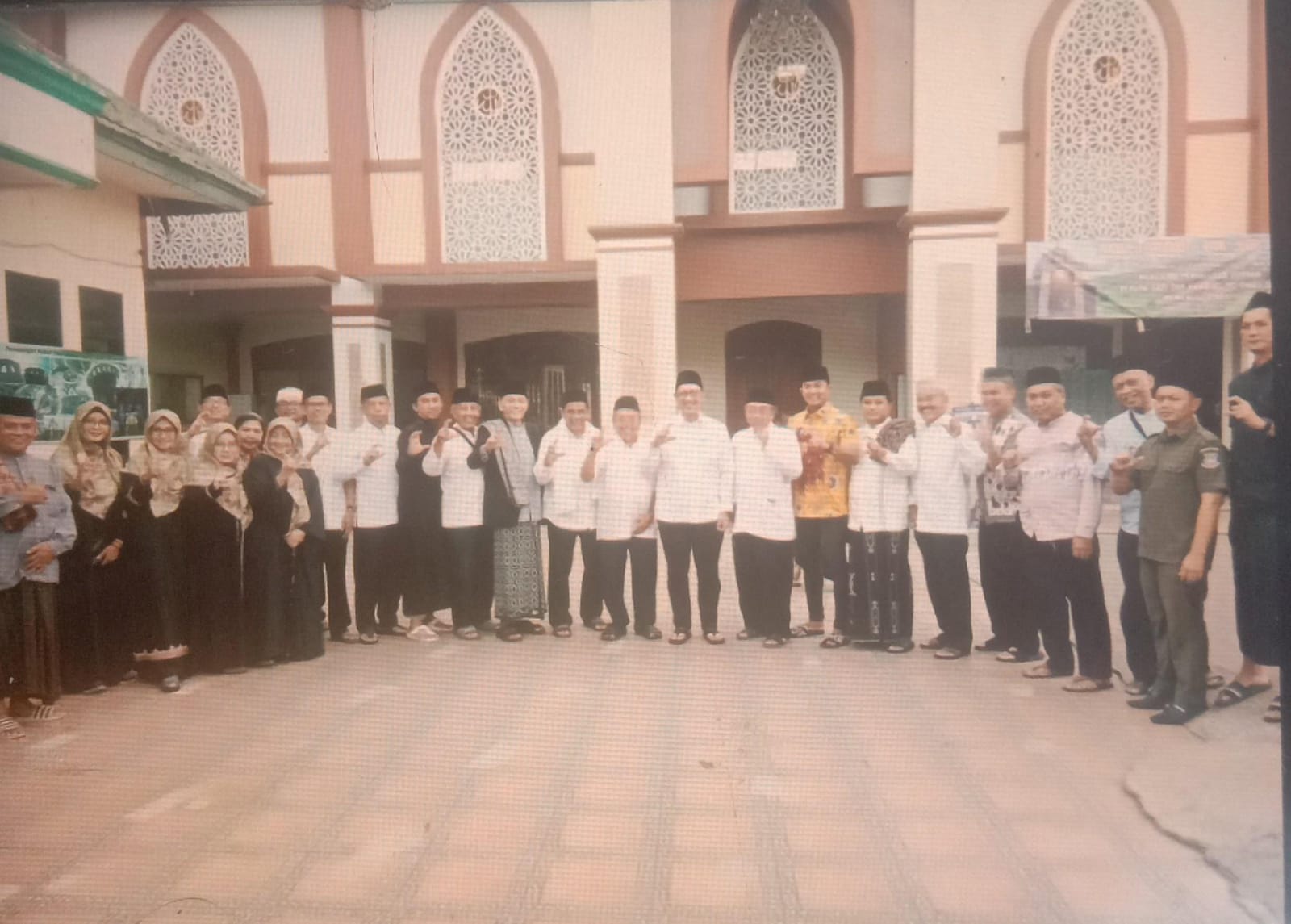 Kopdar Sekda Tangsel Bersama DKM & Jamaah Masjid At-Taqwa Pondok Ranji di Jumat Berkah