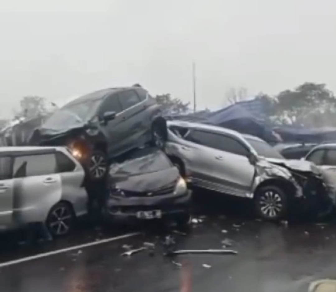 Tabrakan Beruntun di Tol Purbaleunyi KM 92 Arah Dari Bandung ke Jakarta