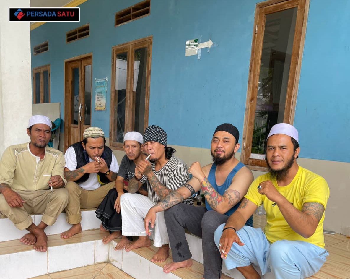 Dari singa singa jalanan menjadi singa singa agama