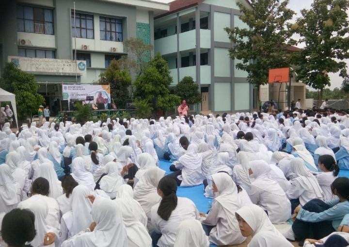 SMPN 8 GELAR MILAD BANK SAMPAH BERSAHAJA, MENJAGA DENGAN HATI SELAMATKAN BUMI