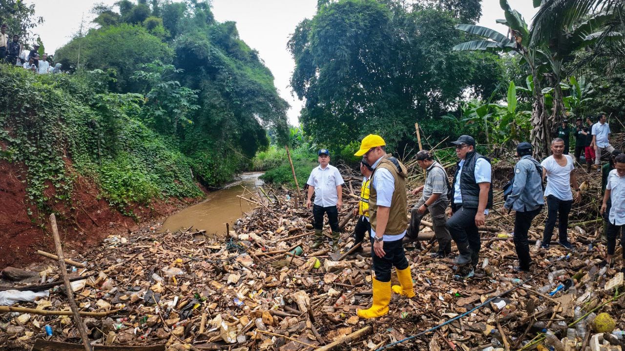 Normalisasi Kali Angke Serpong Pilar Pastikan Penanganan Sampah Berjalan Optimal