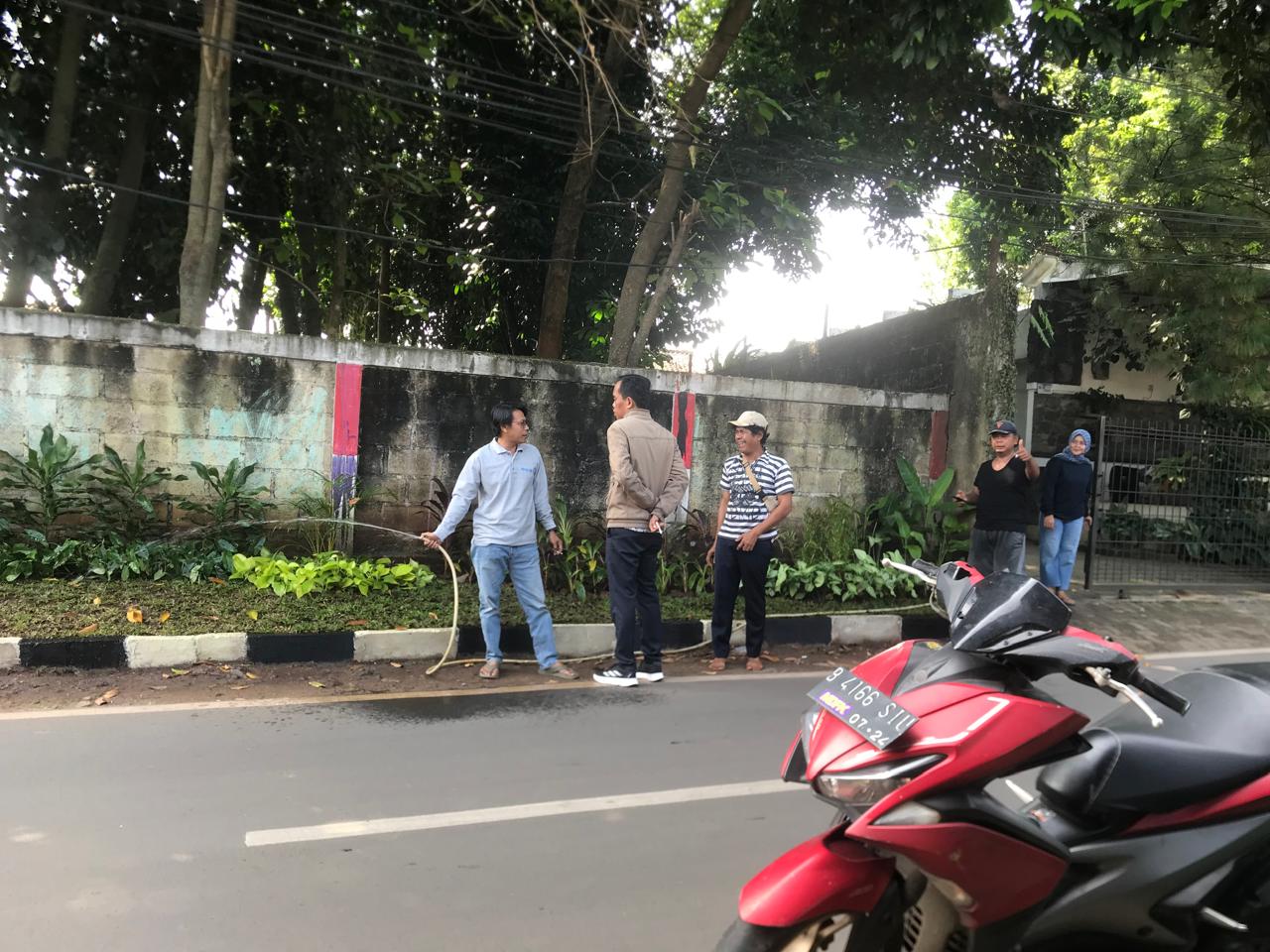 Dengan Pemanfaatan Ruang Untuk Penghijauan Di Wilayah RW 05 Kelurahan Pondok Ranji Ciputat Timur Tangerang Selatan, Ciptakan Hidup Sehat Bersih