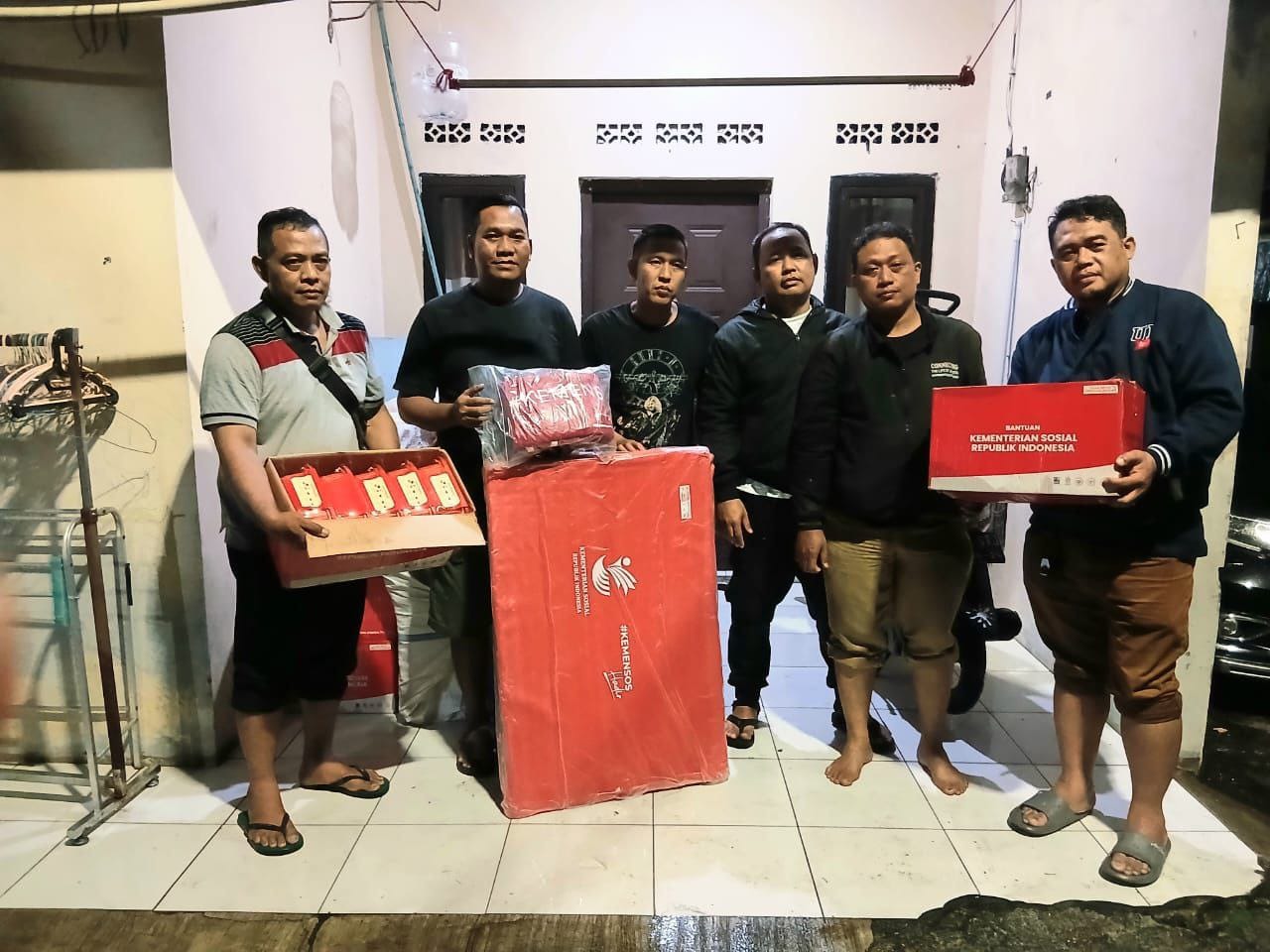 Pemkot Tangsel Tanggap Banjir: Evakuasi, Mesin Pompa dan Salurkan Bantuan untuk Warga Terdampak