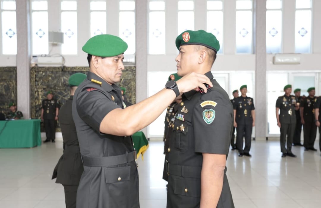 Letkol Yudi Haryanto Serahkan Jabatan Dandim 0607/Kota Sukabumi kepada Letkol Indra Gunawan