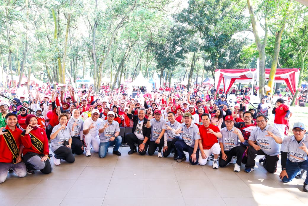 Benyamin Davnie melepas Fun Walk Tangsel 2025, Ribuan Peserta Ikut Serta