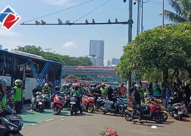 Massa Ojol Dari DPR Geser ke Markas Brimob di Kwitang Hari Ini