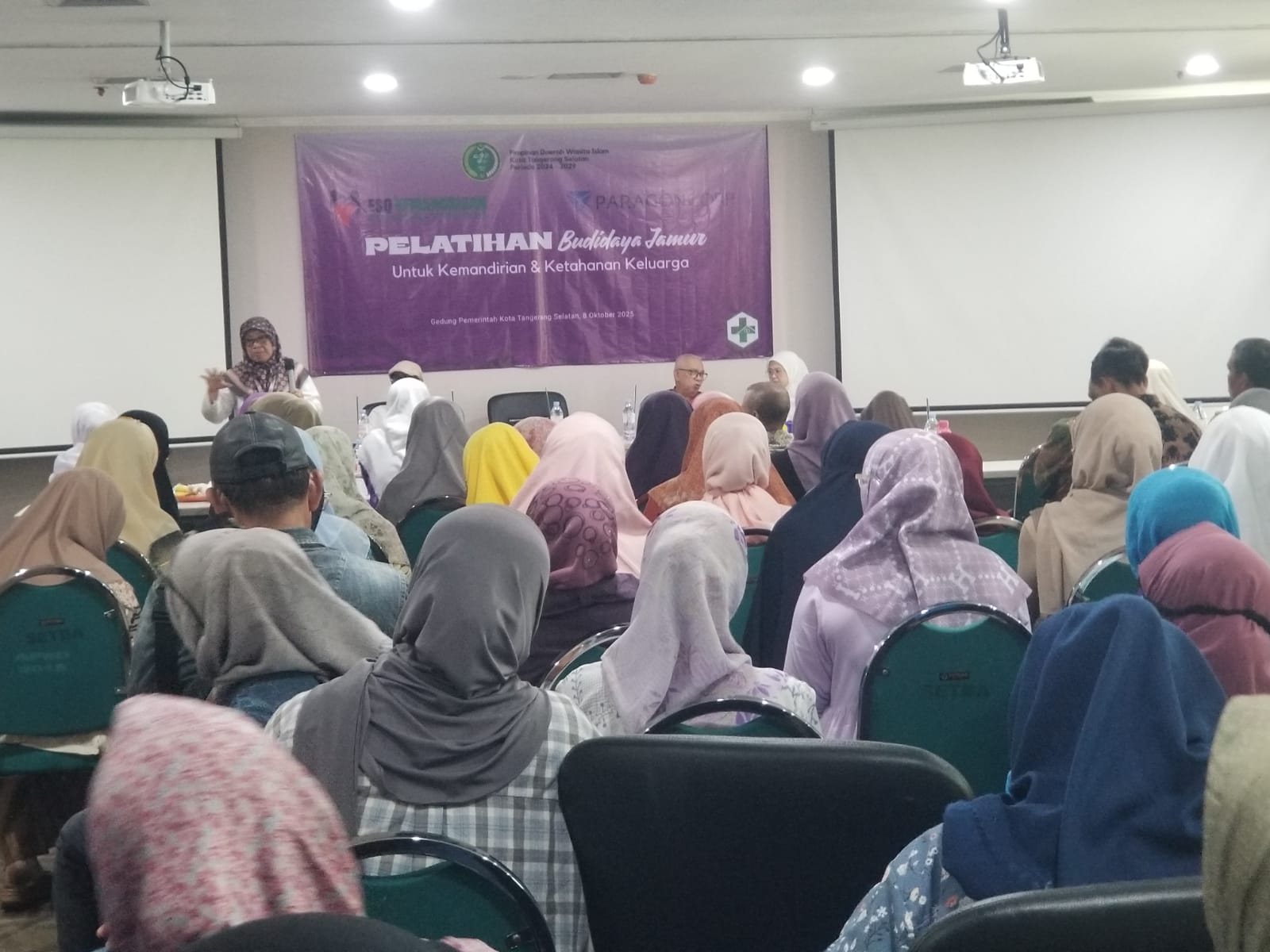 PD Wanita Islam Tangsel Gelar Pelatihan Budidaya Jamur Tiram: Paragon dan ESQ Kemanusiaan Dukung Kemandirian Perempuan