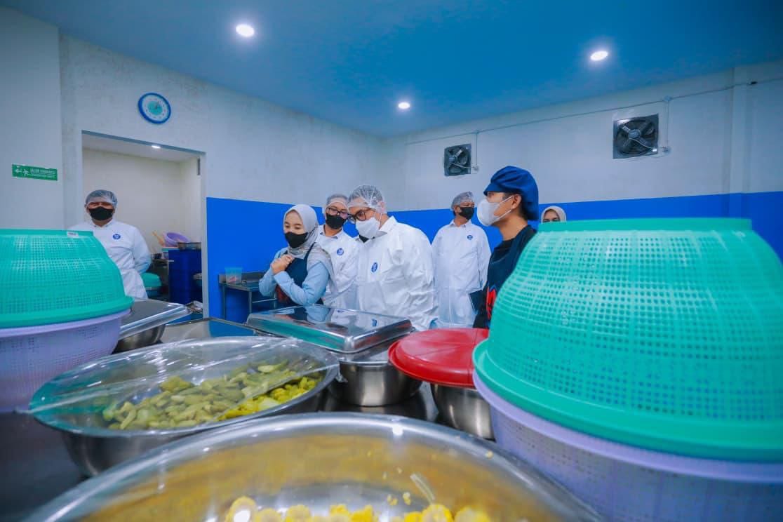 Wakil Wali Kota Tangsel Pilar Saga Tinjau Dapur MBG Ciater: Pastikan Proses Produksi Aman dan Higienis