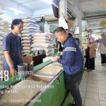 Unit Krimsus Satreskrim Polresta Tangerang Cek Harga Beras di Pasar Tradisional dan Ritel