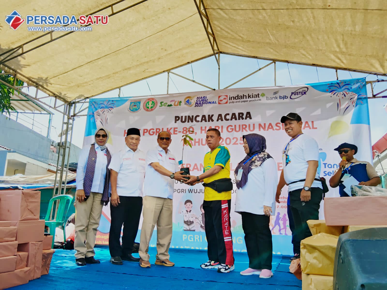 DPW Banten Peringati HUT Pertama Garuda Astacita Nusantara dengan Pembagian Bibit Buah di Tangsel