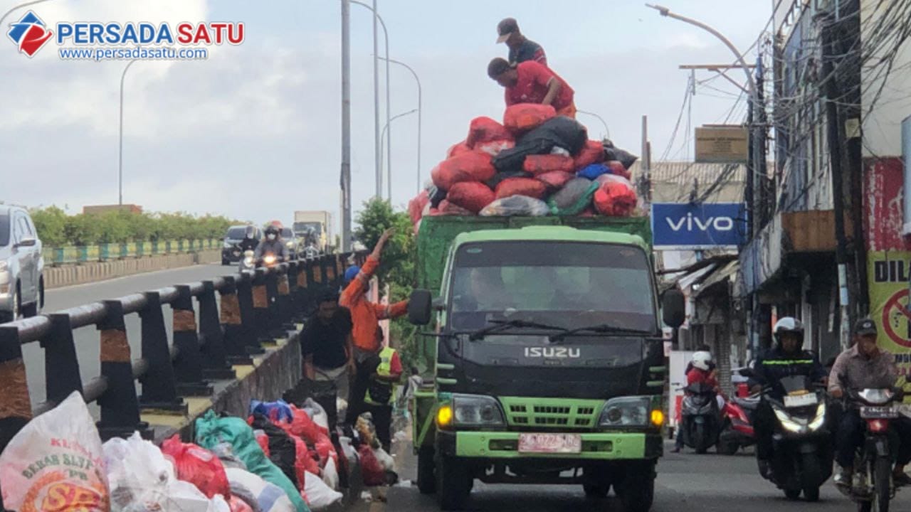 Pemkot Tangsel Bergerak Cepat Atasi Tumpukan Sampah, Jalan Protokol Jadi Prioritas