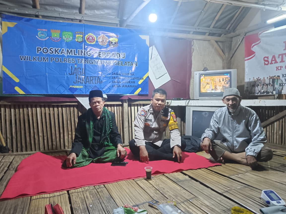 Bhabinkamtibmas Lengkong Karya Laksanakan Pengecekan Poskamling Terpadu