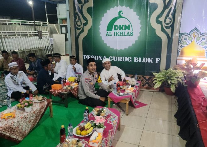 Bhabinkamtibmas Desa Palasari Hadiri Peringatan Isra Mi’raj, Pererat Silaturahmi dan Jaga Kamtibmas