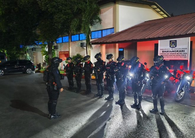 Operasi Pekat Jaya 2026, Patroli Malam Brimob Temukan Sajam dan Gagalkan Tawuran di Jaktim