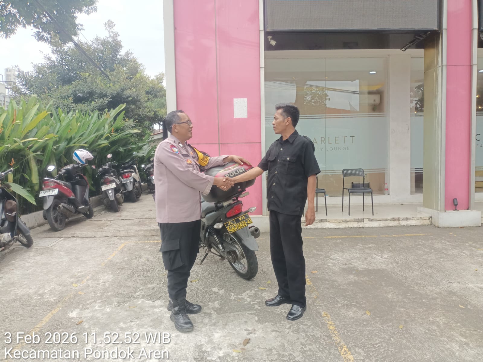 Bhabinkamtibmas Jurang Mangu Barat Cooling System Bersama Satpam