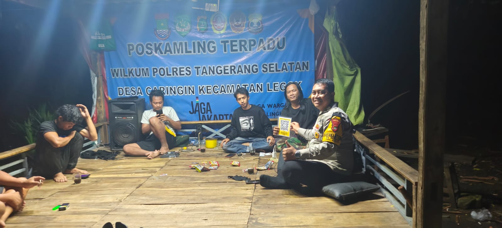 Perkuat Keamanan Lingkungan, Bhabinkamtibmas Desa Caringin Cek Pos Kamling Terpadu