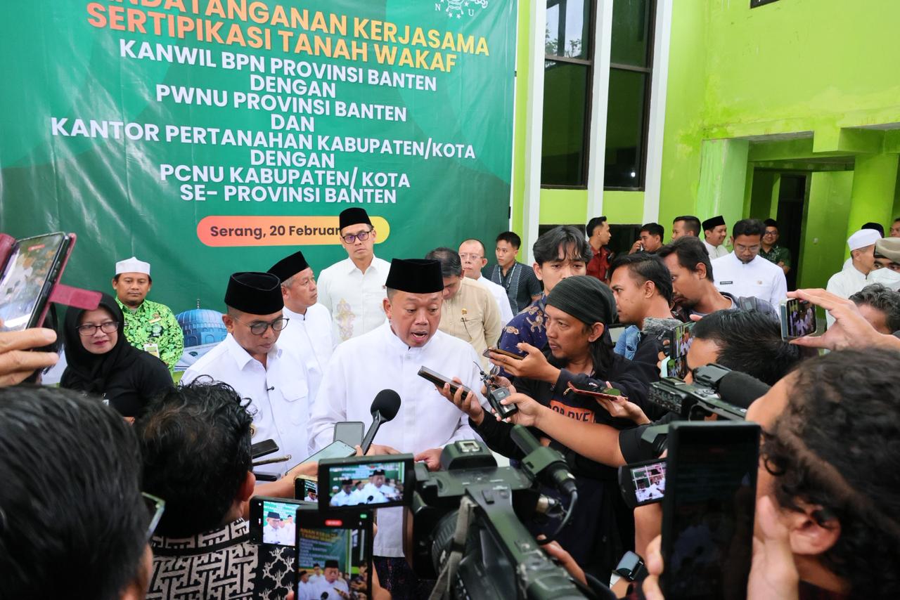 Menteri ATR/BPN Serahkan 13 Sertipikat Wakaf di Banten, Ajak Ormas Keagamaan Percepat Legalitas Aset Umat