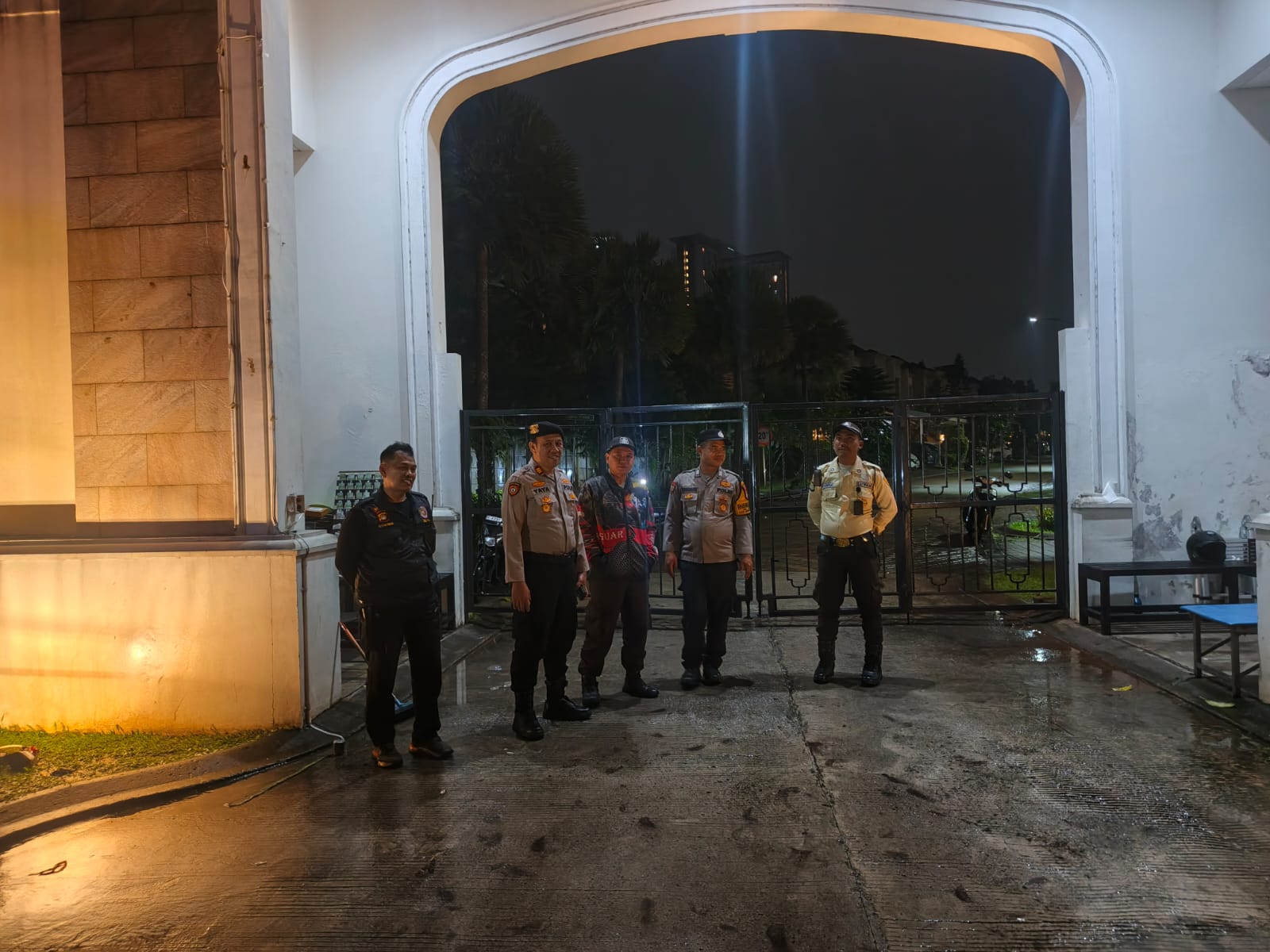 Patroli Blue Light dan Operasi Cipta Kondisi Polsek Serpong Jelang Sahur