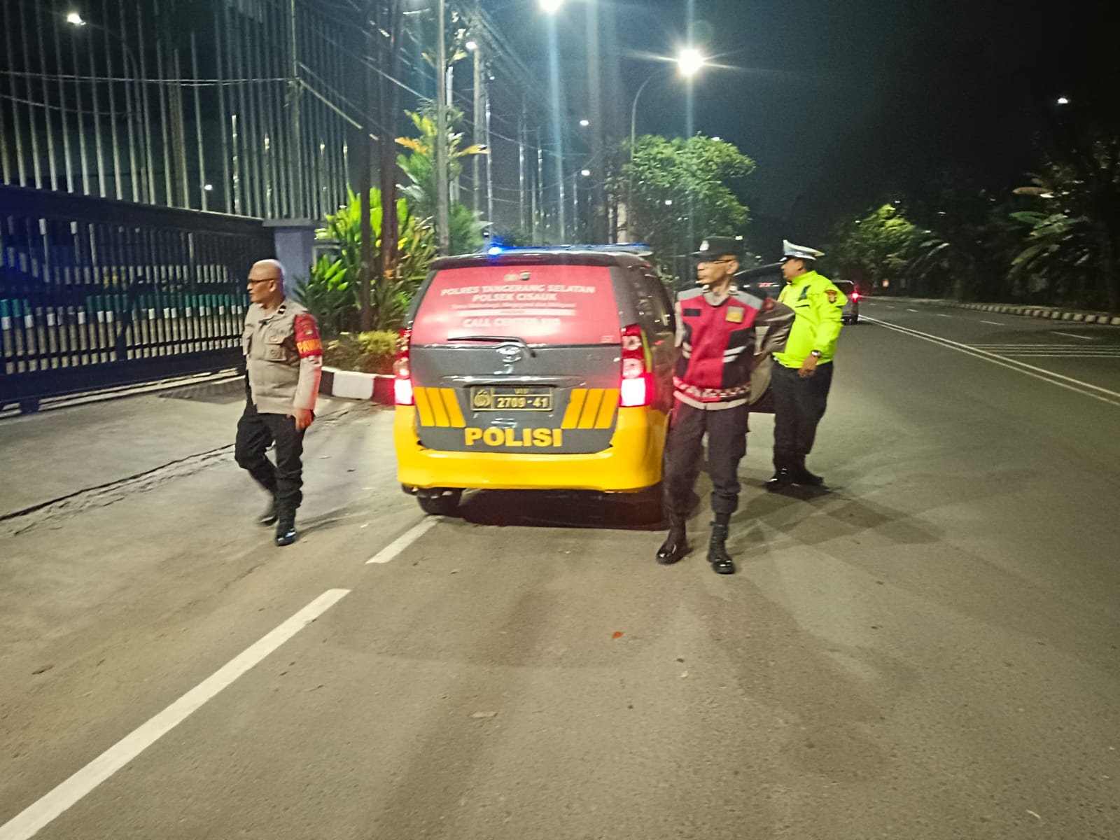 Patroli Malam Hingga Dini Hari, Polsek Cisauk Perkuat Keamanan Lewat Ops Cipta Kondisi