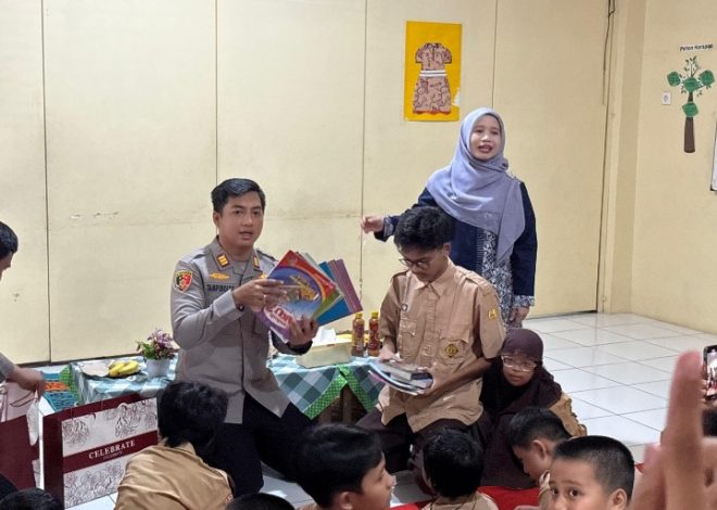 Kapolsek Curug Berikan Bantuan Buku dan Kursi Roda untuk Sekolah Khusus Pelangi Anakku