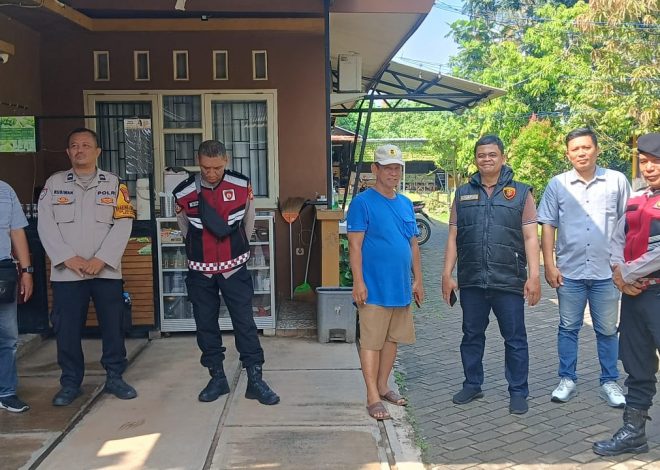 Patroli Jalan Kaki KRYD Polsek Cisauk Jaga Kondusifitas Wilayah Perumahan Bermis