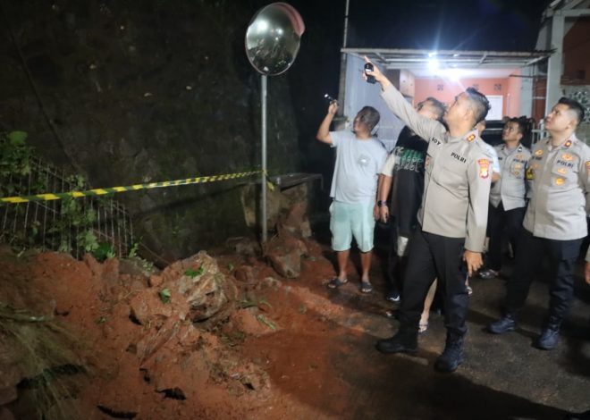 Kapolres Tangsel Pastikan Penanganan Cepat Longsor di Serpong, Akses Jalan Jadi Prioritas