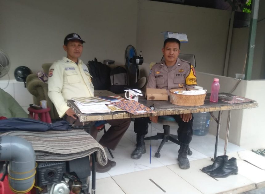 Cooling System Humanis, Bhabinkamtibmas Serua Indah Sambangi Warga Perumahan Rooswod