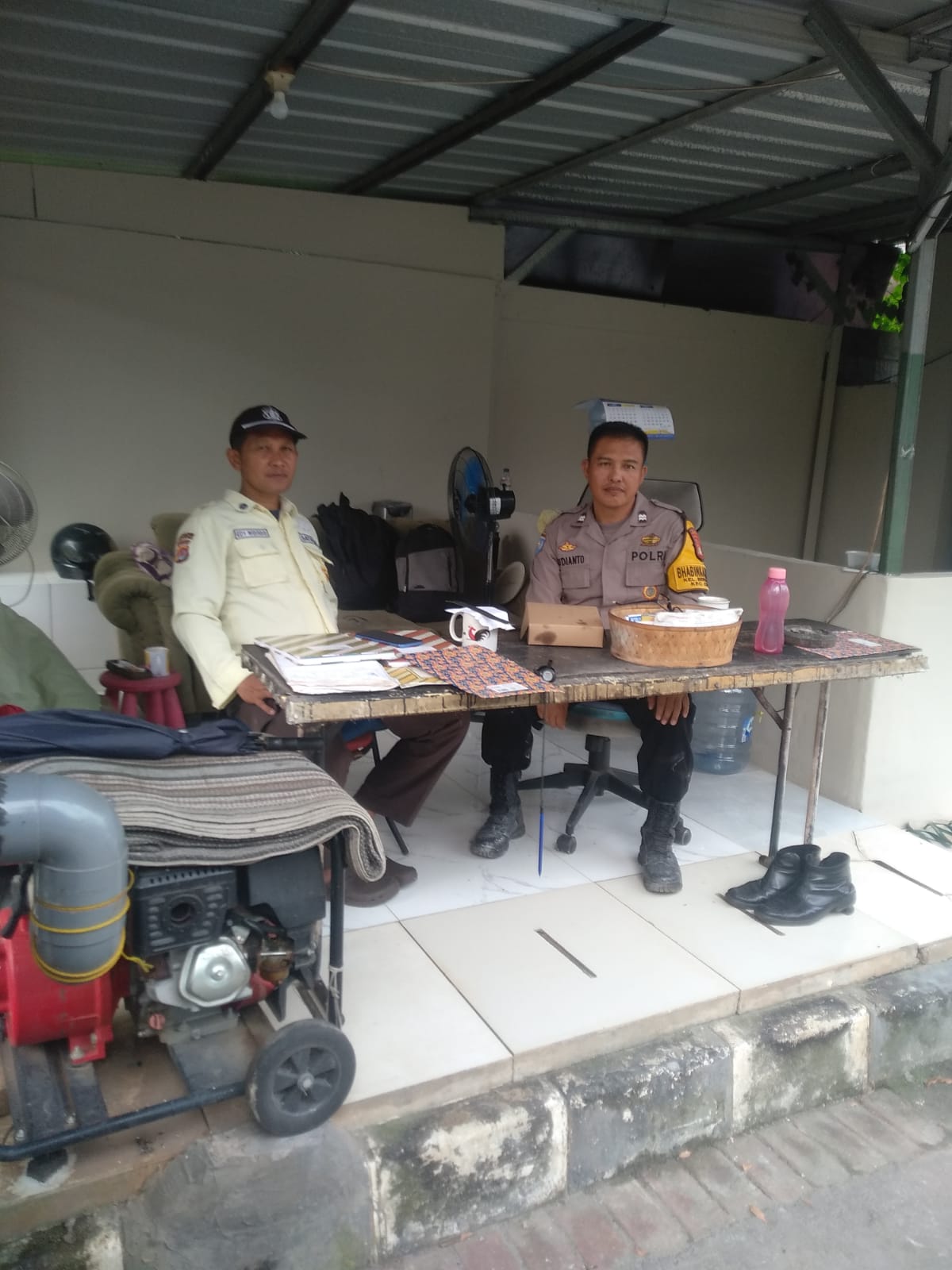 Cooling System Humanis, Bhabinkamtibmas Serua Indah Sambangi Warga Perumahan Rooswod