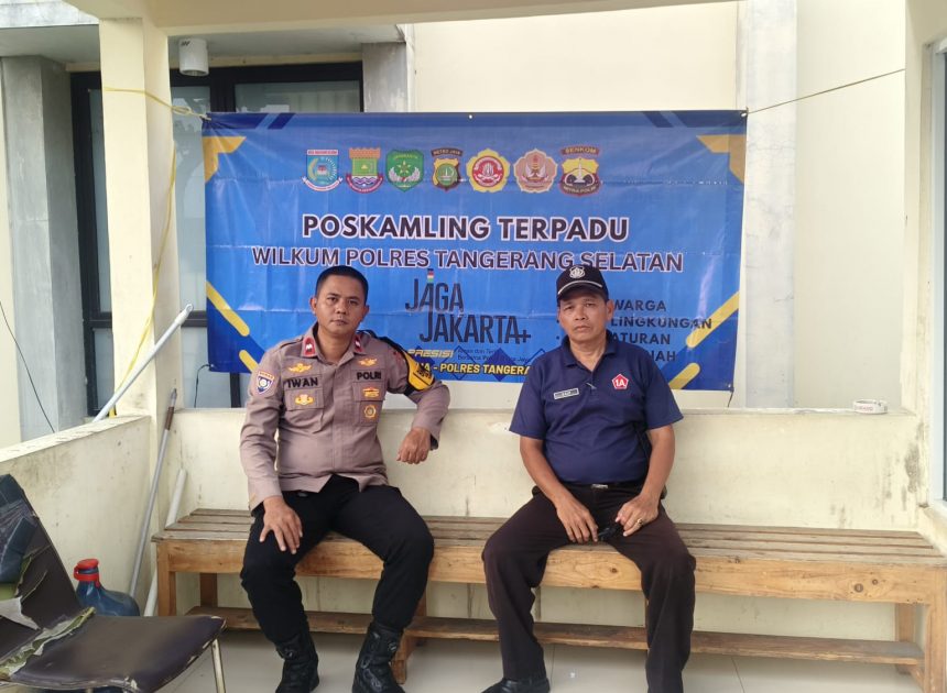 Aktifkan Poskamling Terpadu, Bhabinkamtibmas Pakulonan Barat Ajak Warga Perkuat Keamanan Lingkungan