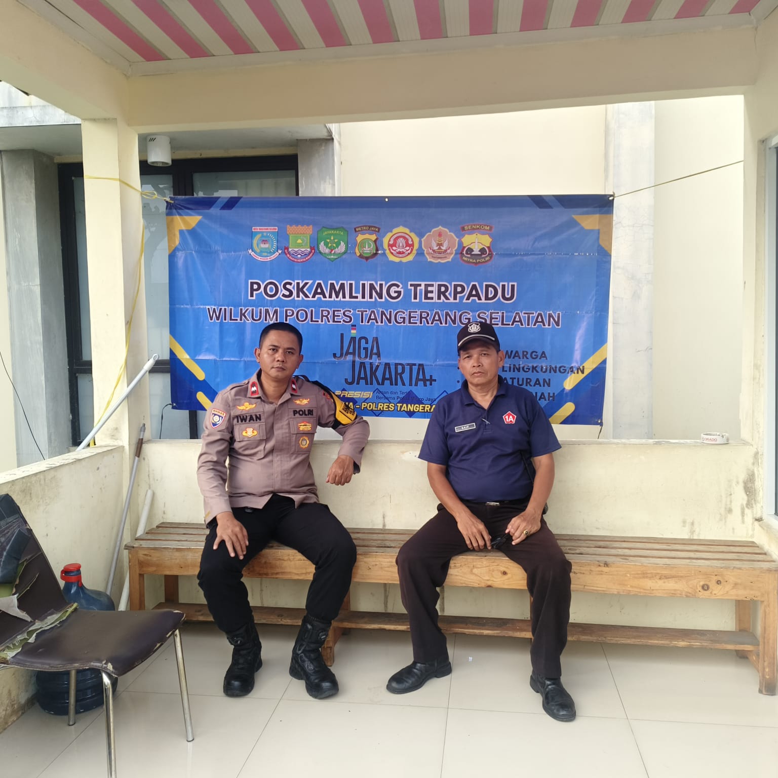 Aktifkan Poskamling Terpadu, Bhabinkamtibmas Pakulonan Barat Ajak Warga Perkuat Keamanan Lingkungan