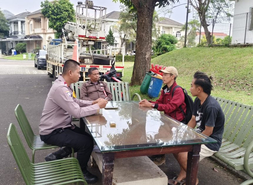 Cooling System di Gading Serpong, Bhabinkamtibmas Ajak Warga Aktif Jaga Kamtibmas