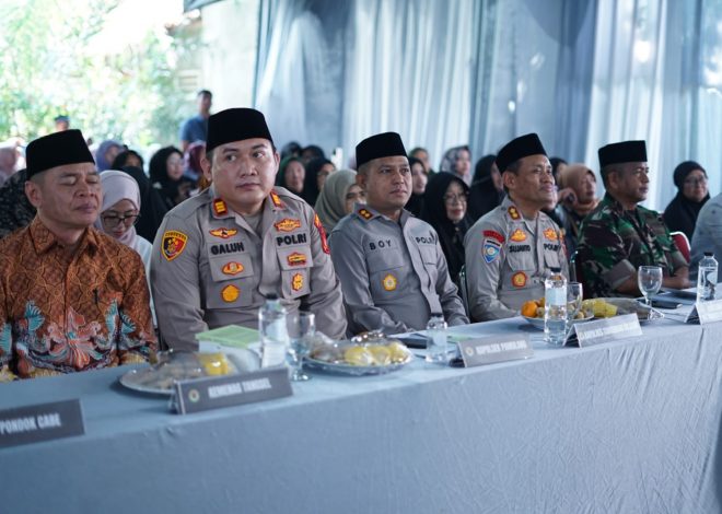 Bedah Buku “Perbedaan Pendapat” di Ponpes Umul Quro, Kapolres Tangsel Ajak Warga Jaga Kebersamaan