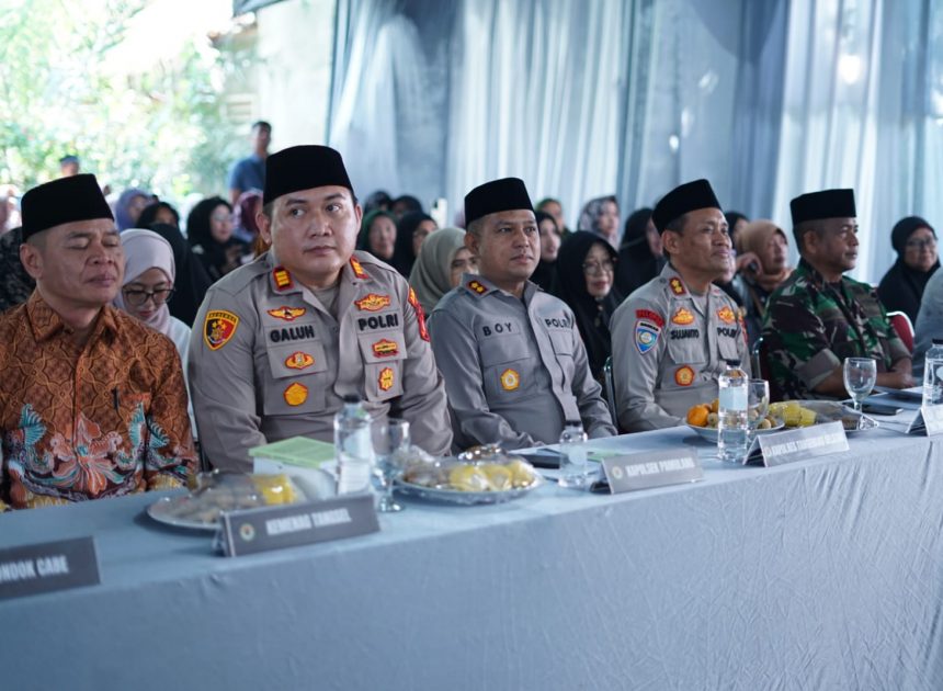 Bedah Buku “Perbedaan Pendapat” di Ponpes Umul Quro, Kapolres Tangsel Ajak Warga Jaga Kebersamaan