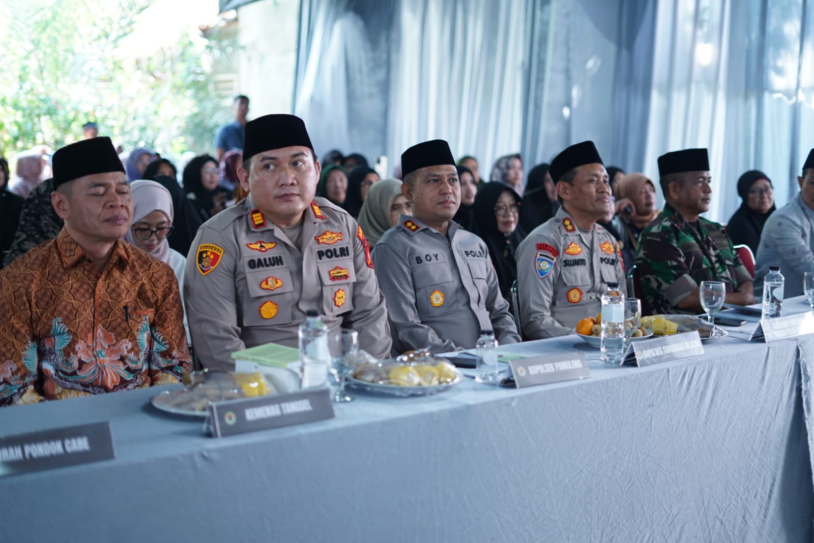 Bedah Buku “Perbedaan Pendapat” di Ponpes Umul Quro, Kapolres Tangsel Ajak Warga Jaga Kebersamaan