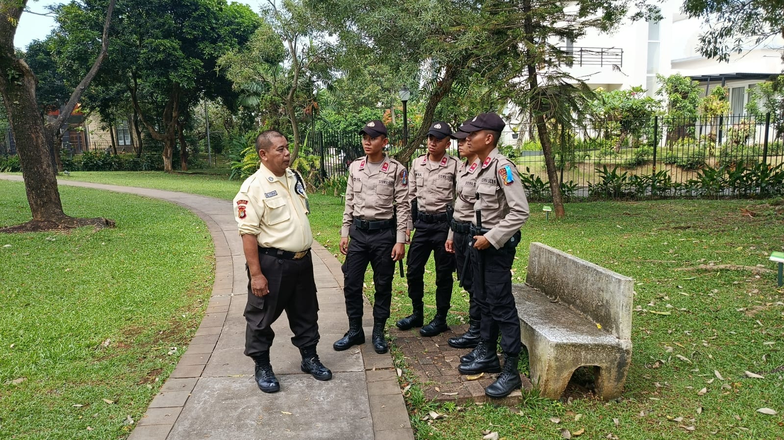 KRYD Polsek Kelapa Dua: DDS Humanis di Gading Serpong, Perkuat Sinergi Warga Cegah Gangguan Kamtibmas