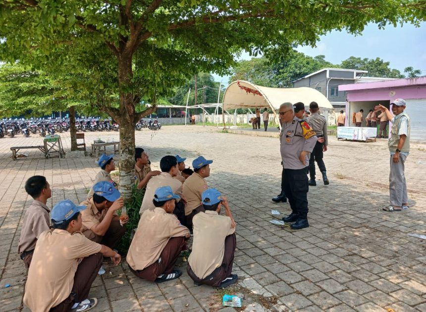 Polsek Cisauk Berikan Sosialisasi Kamtibmas kepada Siswa SMK di Cisauk