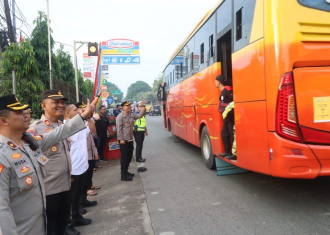 Ratusan Personel Polres Tangsel Amankan Keberangkatan Buruh ke Jakarta pada May Day 2026