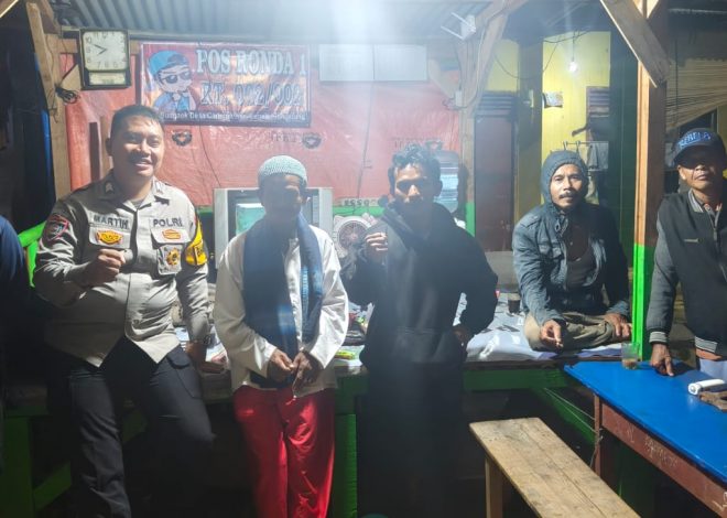 Bhabinkamtibmas Desa Caringin Aktif Sambangi Poskamling, Perkuat Sinergi Keamanan Bersama Warga
