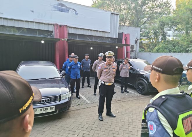 Unit lantas Polsek Pondok Aren Sosialisasikan Pengaturan Lalu Lintas dan Penanganan Awal Kecelakaan kepada Security Bintaro Jaya