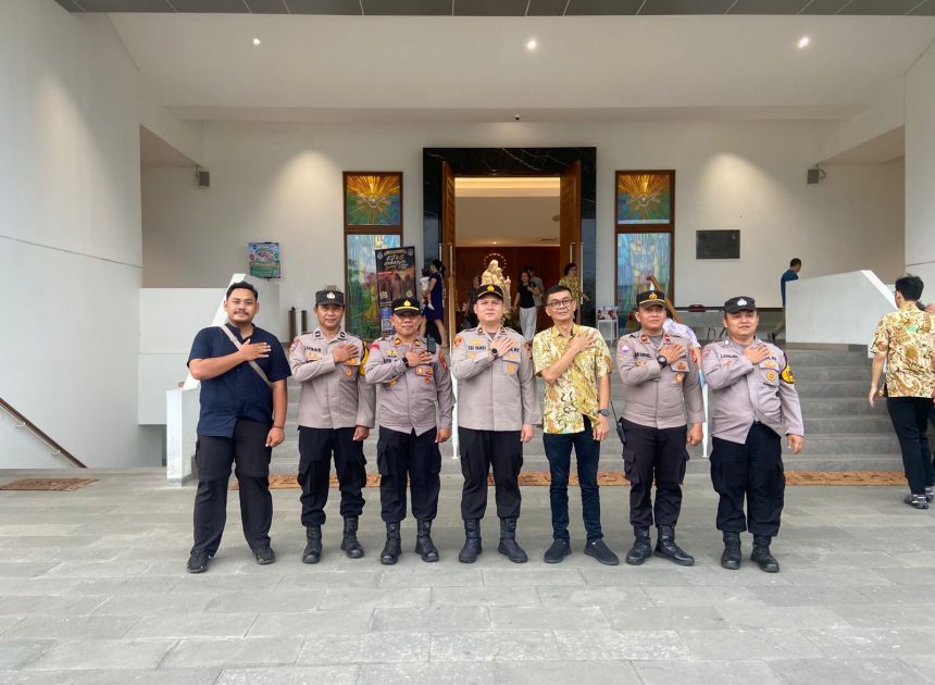 Wakapolres Tangsel Tinjau Pengamanan Ibadah Kenaikan Yesus Kristus di Gereja St. Perawan Maria Benteng Gading