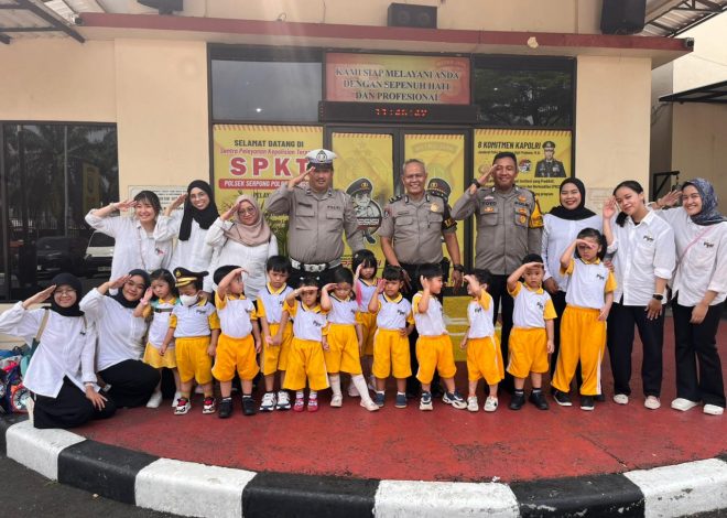 Polsek Serpong Kenalkan Profesi Kepolisian dan Edukasi Lalu Lintas kepada Anak-anak Yayasan Mercusuar Harapan Mulia