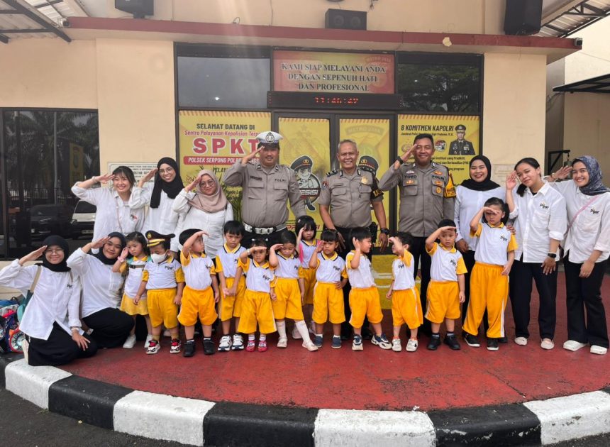 Polsek Serpong Kenalkan Profesi Kepolisian dan Edukasi Lalu Lintas kepada Anak-anak Yayasan Mercusuar Harapan Mulia