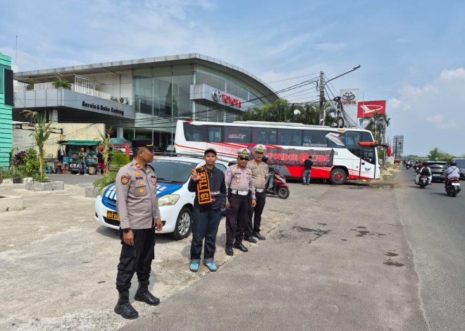 Polsek Pamulang Kawal Keberangkatan The Jak Mania Pondok Cabe Menuju Stadion JIS