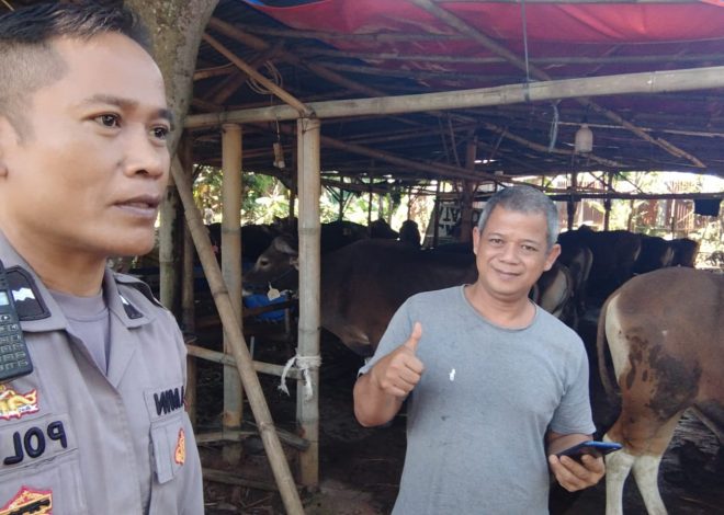 Jelang Idul Adha, Bhabinkamtibmas Parigi Lama Sambangi Lapak Hewan Kurban dan Berikan Imbauan Kamtibmas