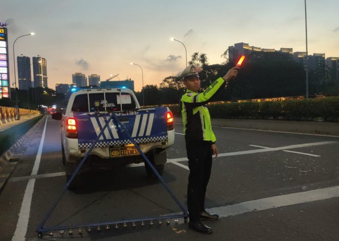 Satlantas Polres Tangerang Selatan Gelar Penyisiran Ranjau Paku Demi Keselamatan Pengguna Jalan