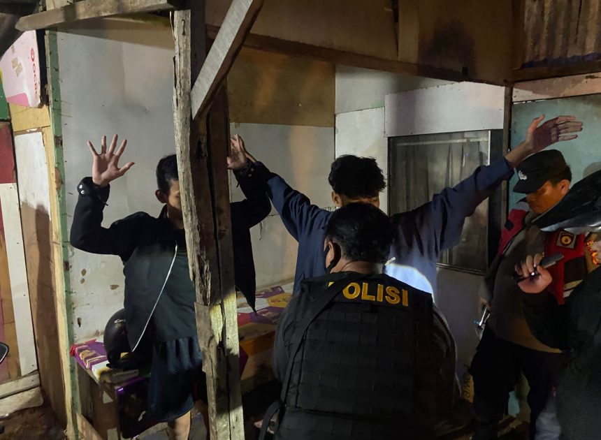 Patroli Cipta Kondisi dan Razia Stasioner, Polsek Pamulang Amankan Dua Motor Tanpa Identitas dan Satu Botol Miras